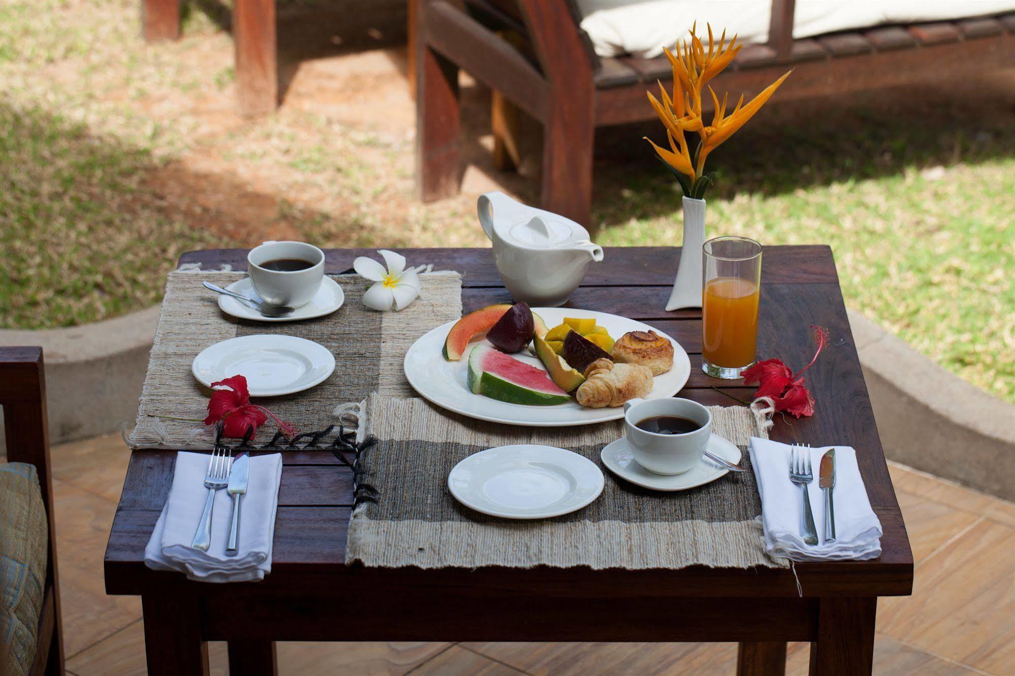 Cerf Island Resort Round Island Esterno foto
